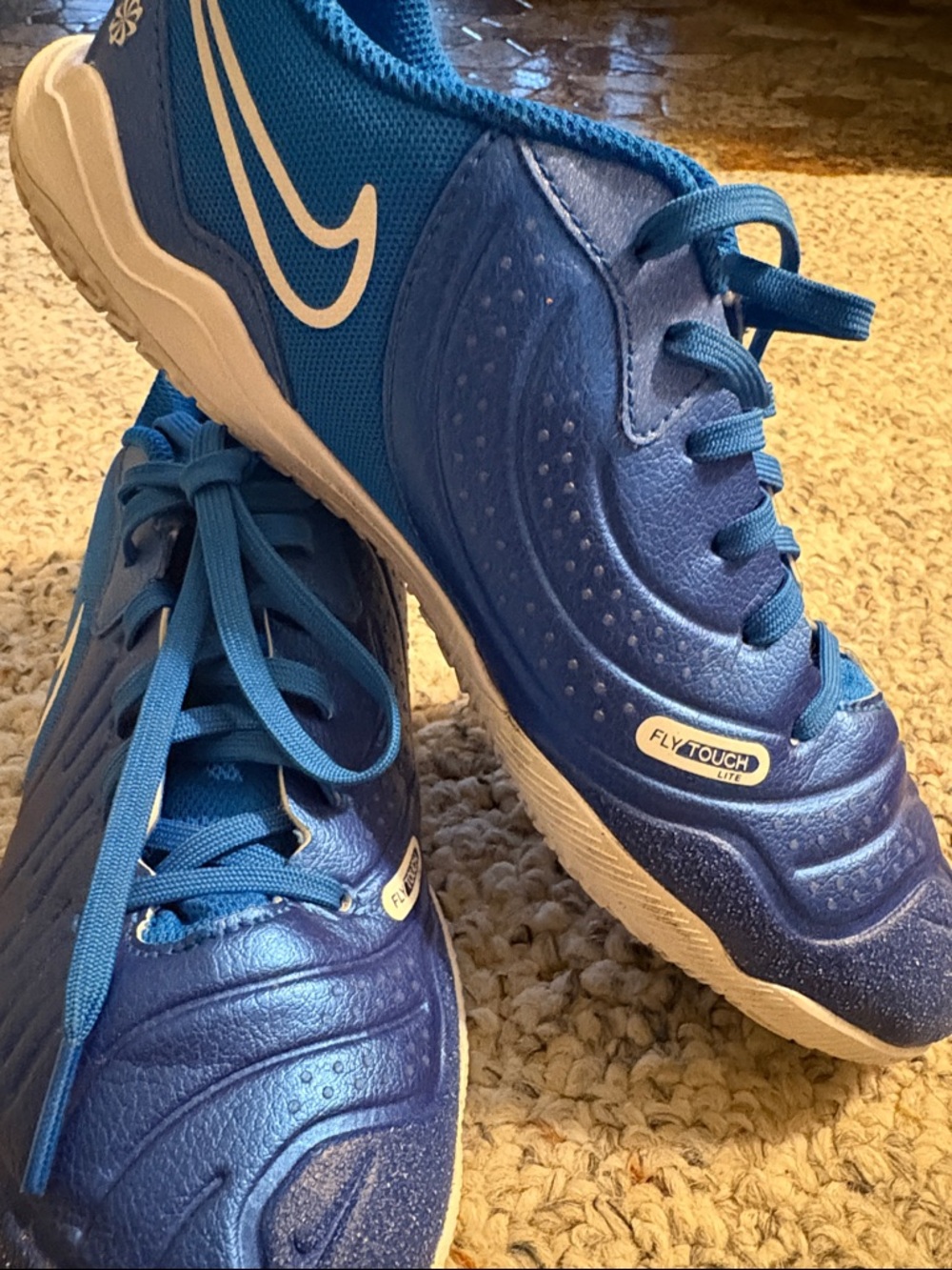 Nike Royal Blue Low-Top (Soccer-futsal) Size 5 youth - Picture 5 of 7